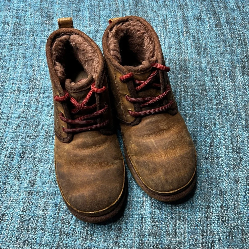 UGG Kids Neumel 11 Waterproof Leather Lace Up Boots in Brown Youth Kids Size 2